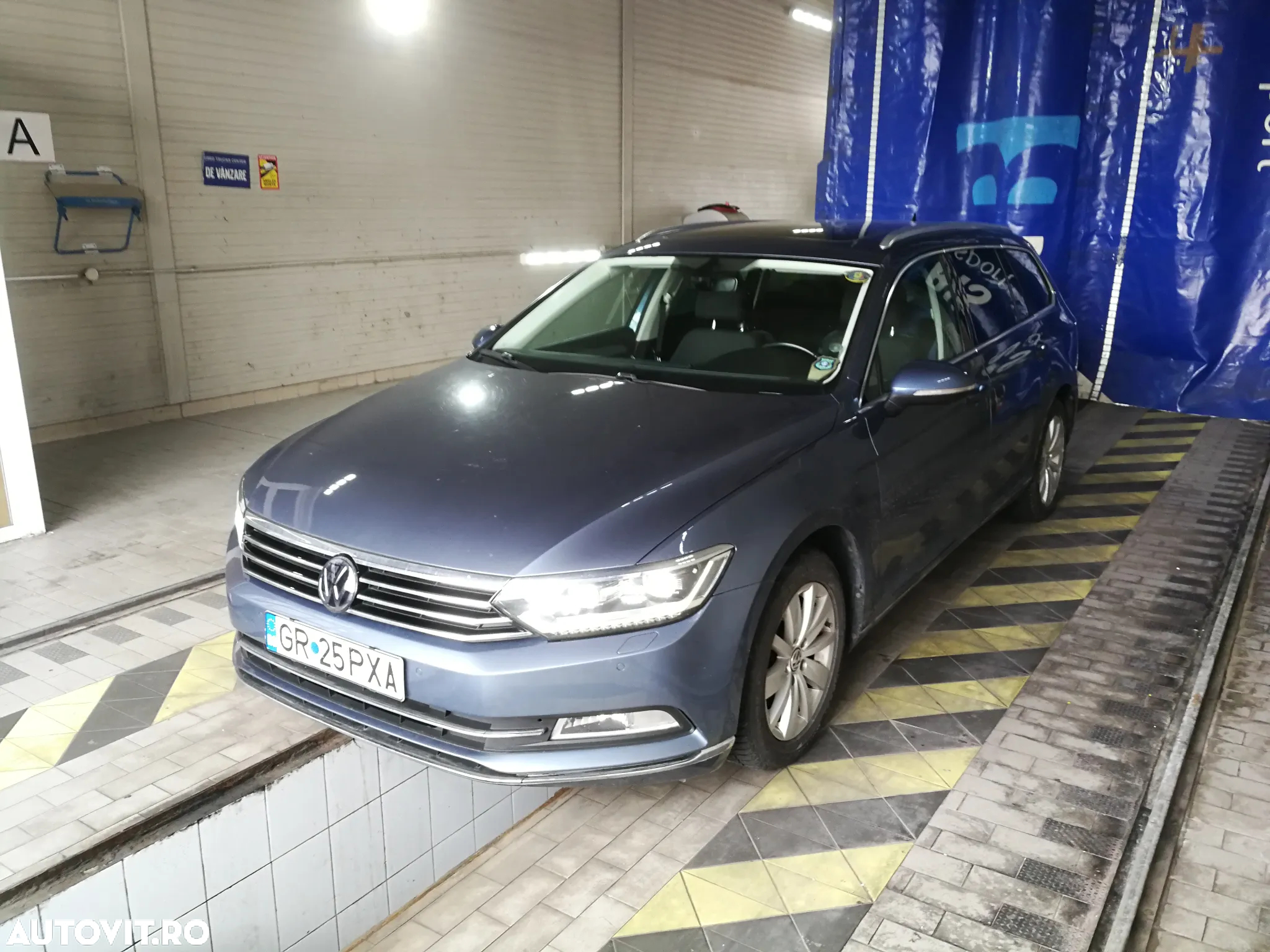 Volkswagen Passat Variant 1.6 TDI SCR DSG Conceptline - 14