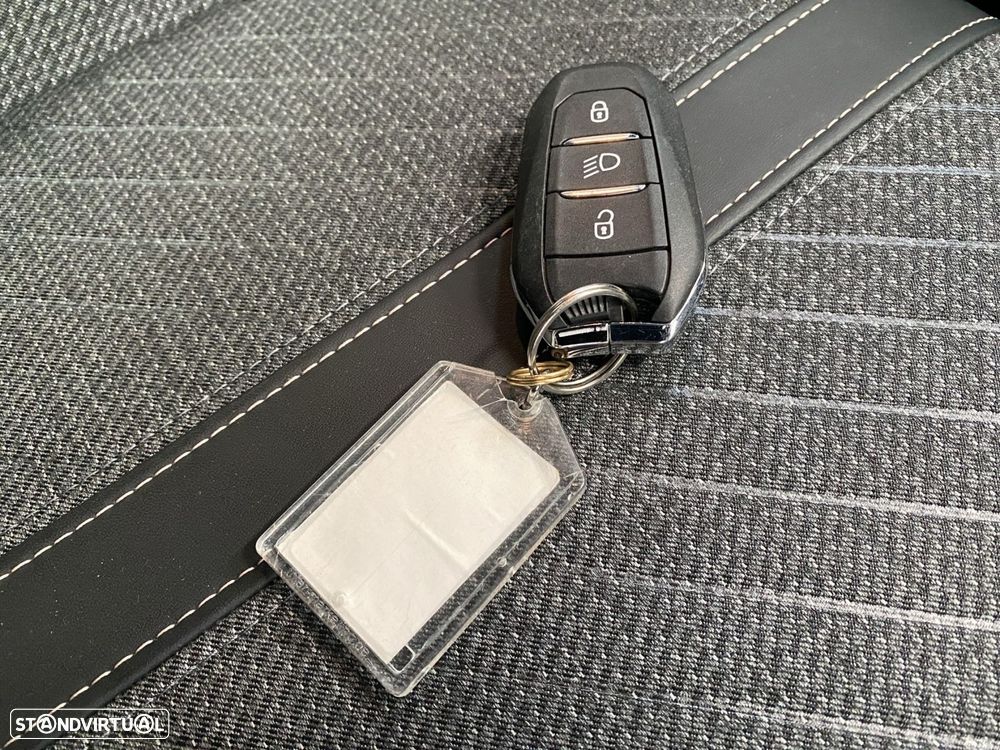 Peugeot e-208 50 kWh Allure - 23