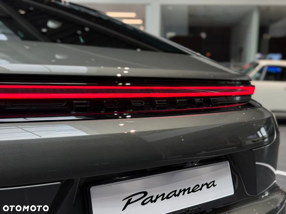 Porsche Panamera - 12