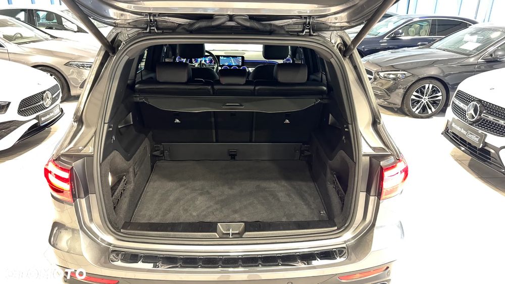 Mercedes-Benz GLB 200 AMG Line 7G-DCT - 36