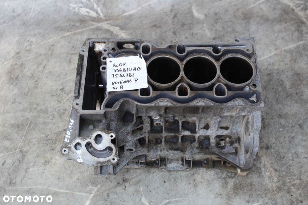 BLOK SILNIKA BMW E90 N46B20 A/B 7552781 - 1