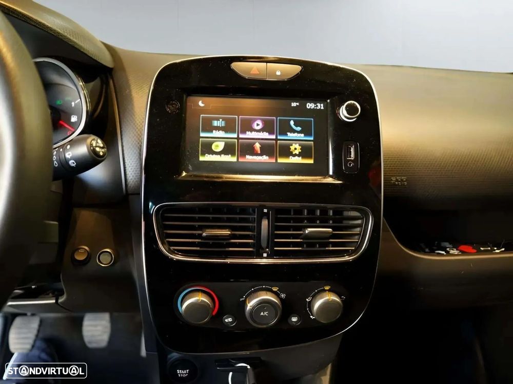 Renault Clio Sport Tourer - 15