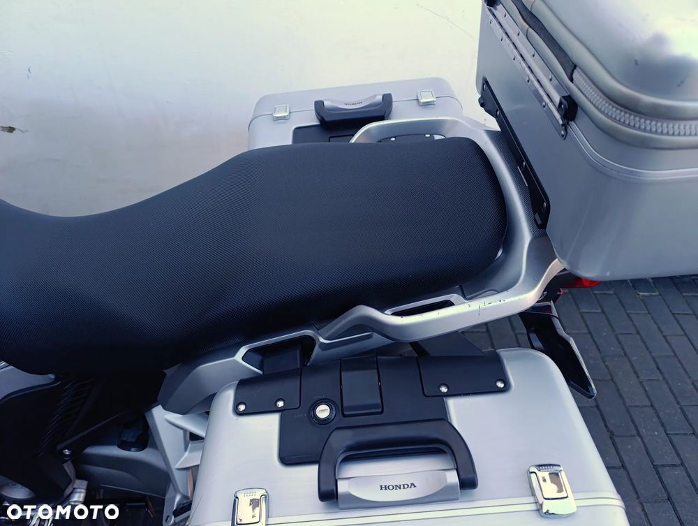 Honda VFR - 18