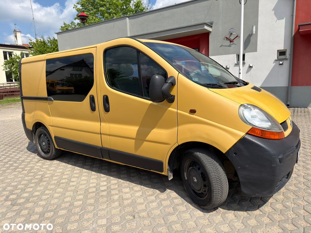 Renault Trafic Passenger - 12