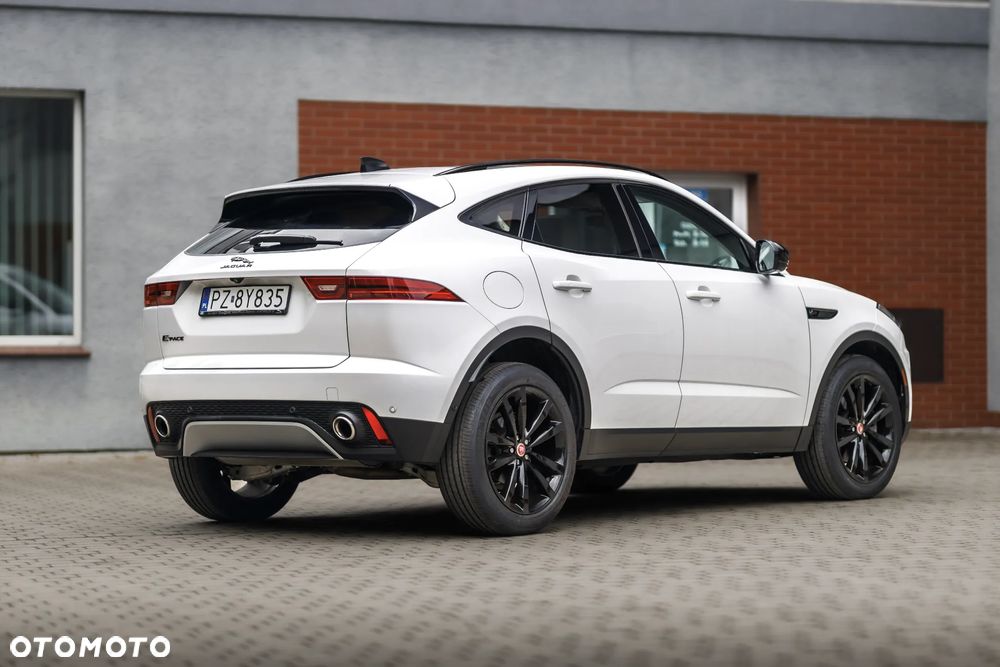 Jaguar E-Pace P250 AWD R-Dynamic - 4
