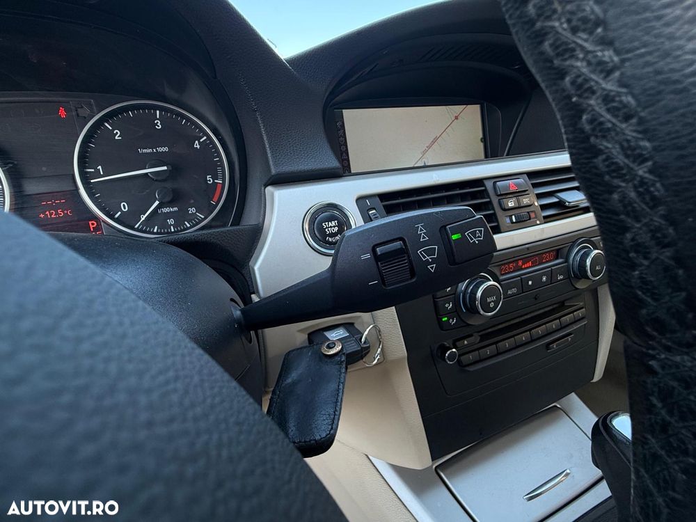 BMW Seria 3 320d Aut. - 15