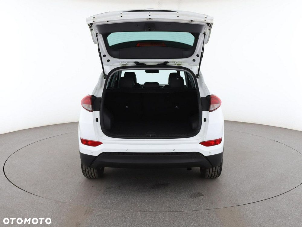 Hyundai Tucson 1.7 CRDI BlueDrive Style 2WD - 20