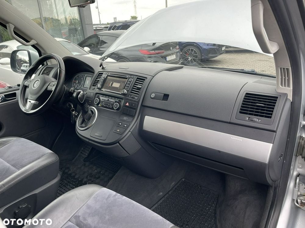 Volkswagen Multivan - 12