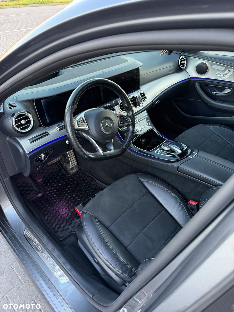 Mercedes-Benz Klasa E 220 d 4-Matic 9G-TRONIC - 8