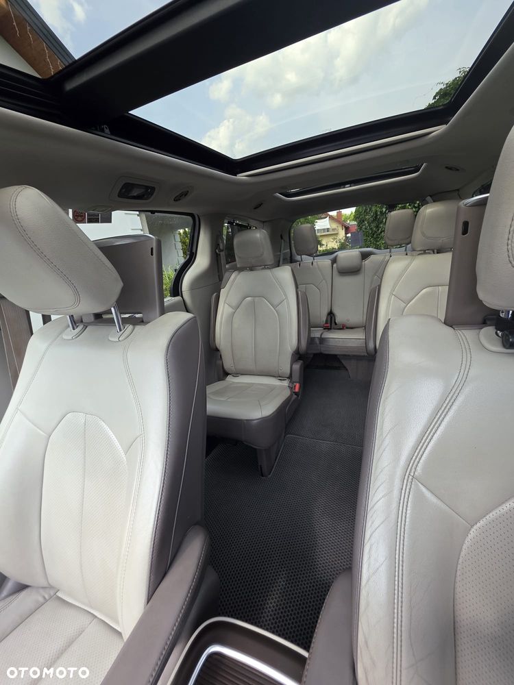 Chrysler Pacifica - 9