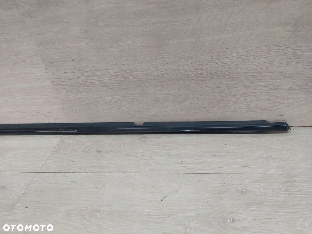 LEXUS RX II 300 350 400h listwa zgarniająca szyby drzwi lewy tył - 3