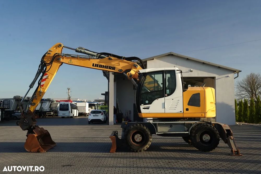 Liebherr 914 COMPACT / EXCAVATOR PE PNEURI / 13.464 ORE DE FUNCȚIONARE / CUPLAJ RAPID HIDRAULIC / CUPĂ HIDRAULICĂ PENTRU NIVELARE / - 3