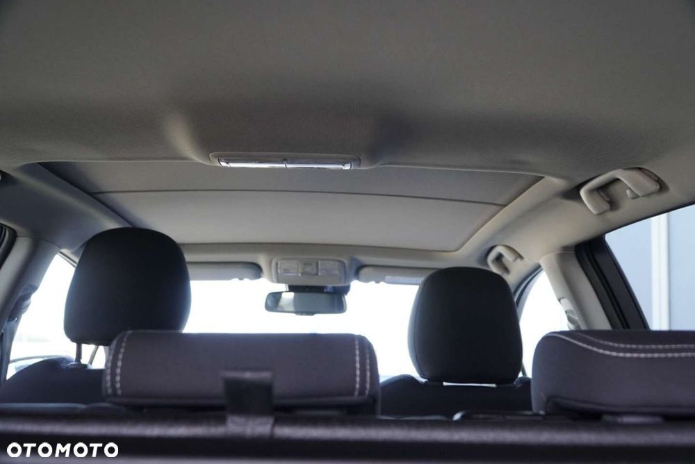 Toyota Avensis 2.0 D-4D Premium - 24