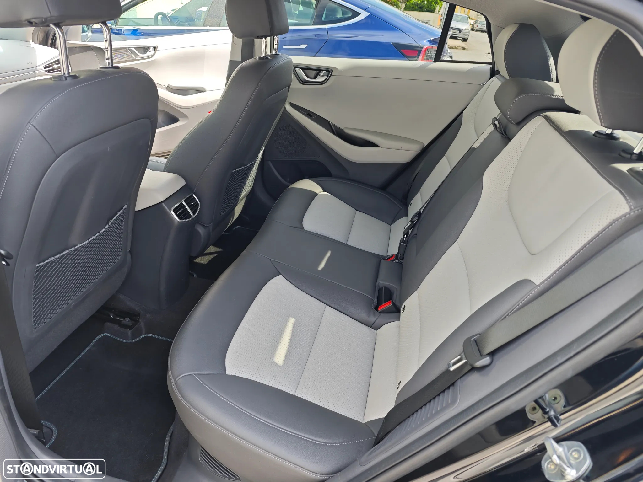 Hyundai Ioniq 1.6 GDI HEV Pack Plus - 24