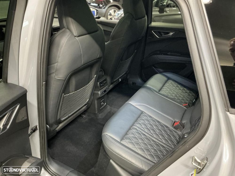 Audi Q4 e-tron 40 82 kWH - 6