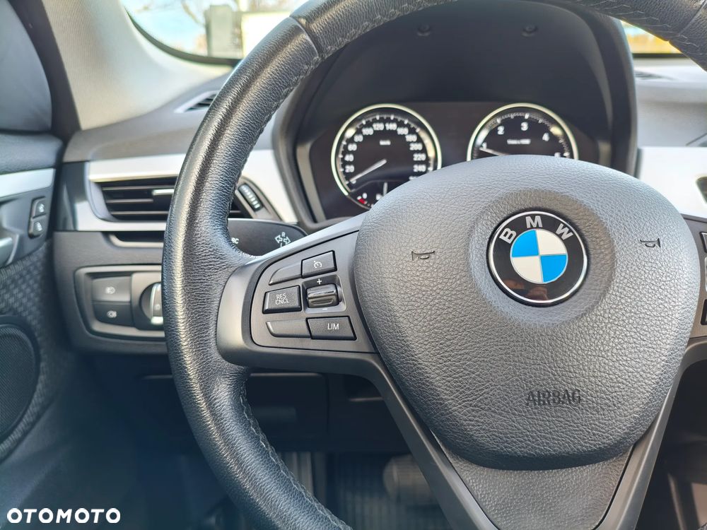 BMW X1 sDrive18d - 14