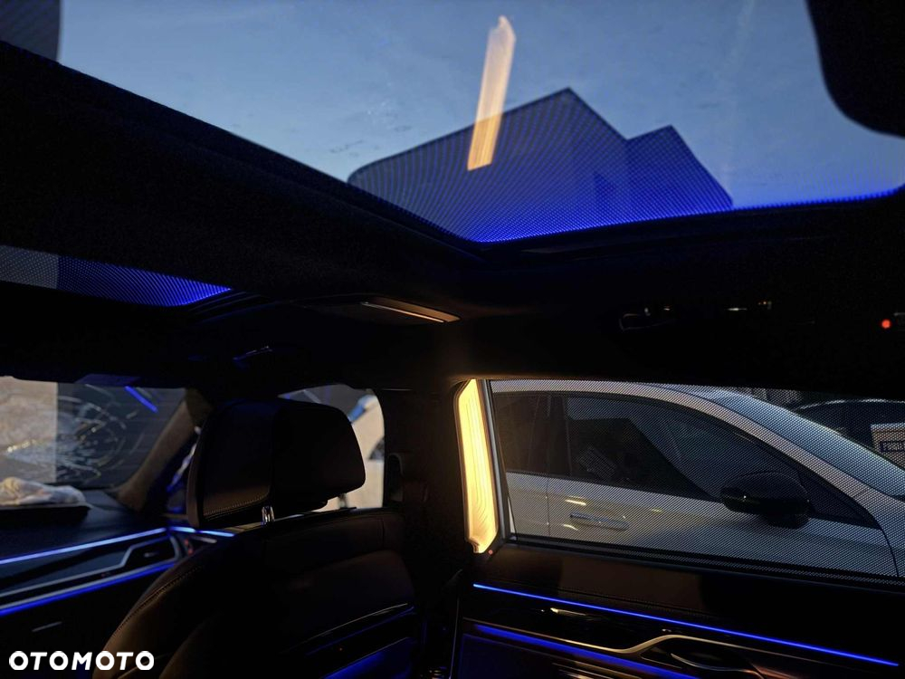BMW Seria 7 740Ld xDrive sport - 33