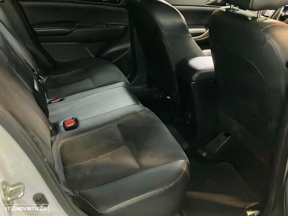 Mitsubishi Eclipse Cross - 16