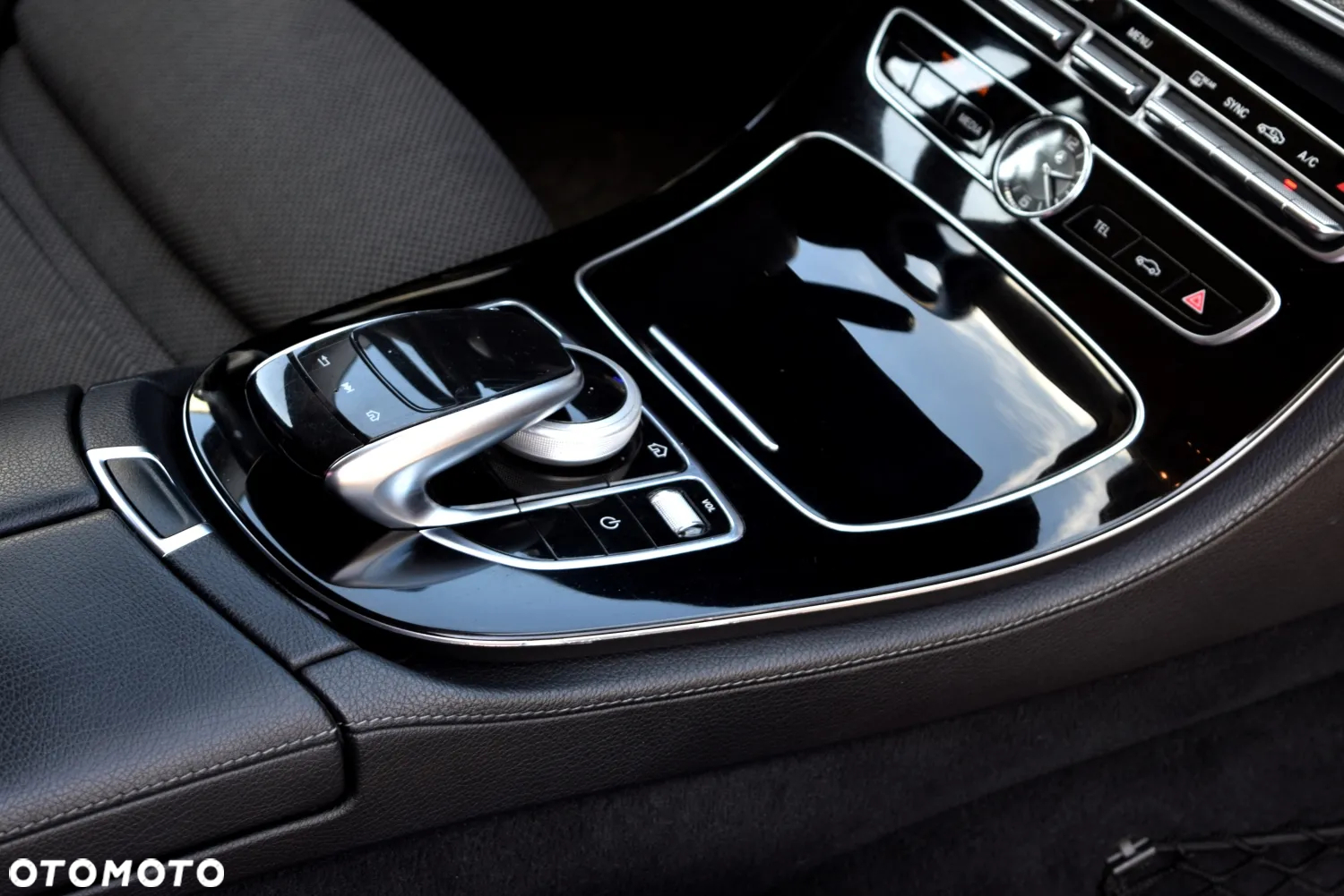 Mercedes-Benz Klasa E 220 d Business Edition 9G-TRONIC - 29