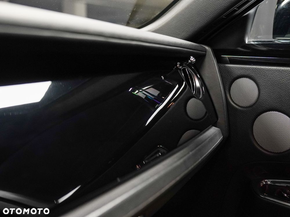 Rolls-Royce Ghost - 25