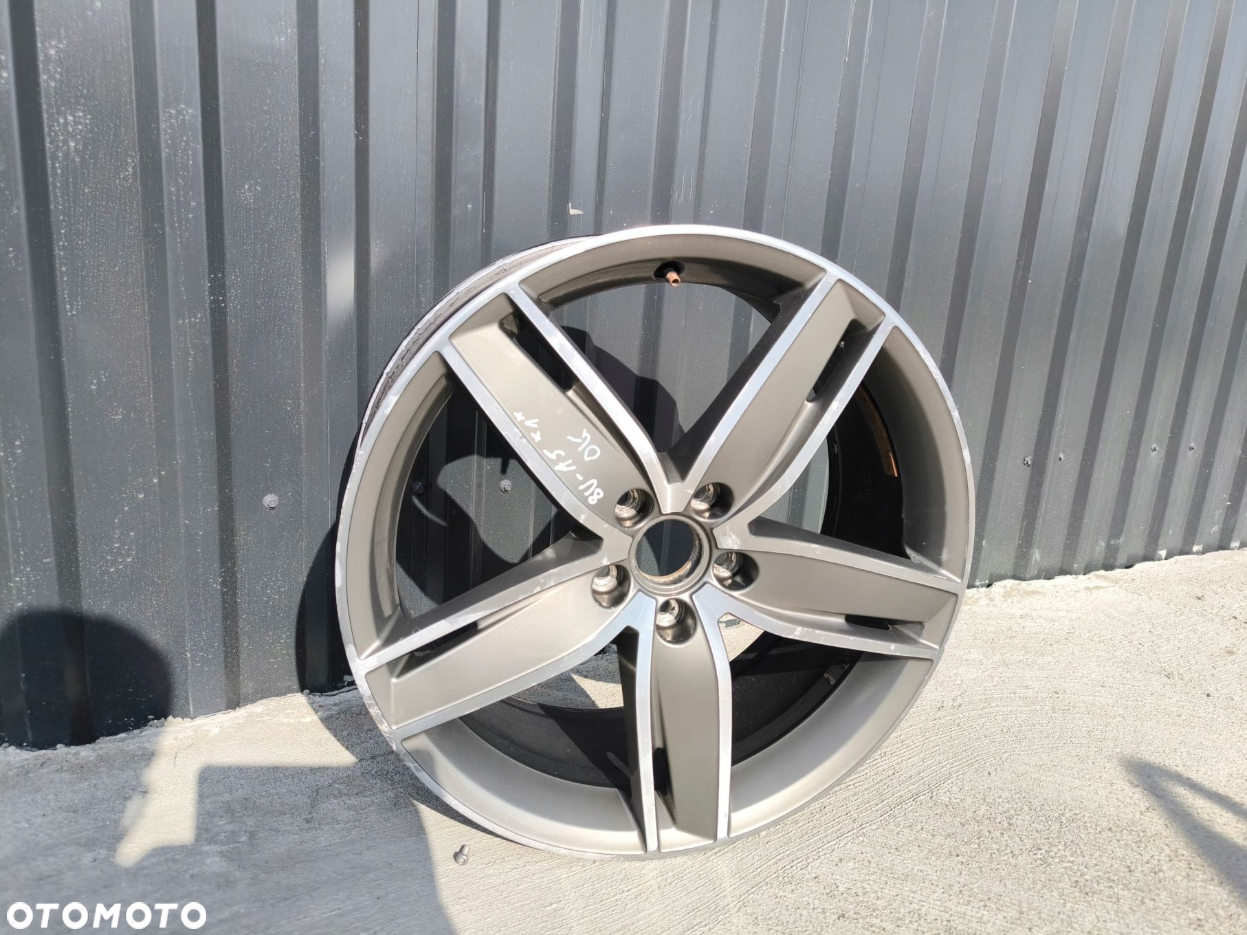 FELGA ALUMINIOWA AUDI A3 S3 8V VW SEAT 8.0J R19 ET49 8V0601025AS *1* OK - 2