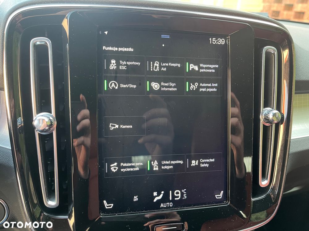 Volvo XC 40 D3 Momentum Pro - 25