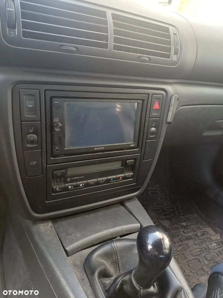 Volkswagen Passat 1.9 TDI Highline - 6