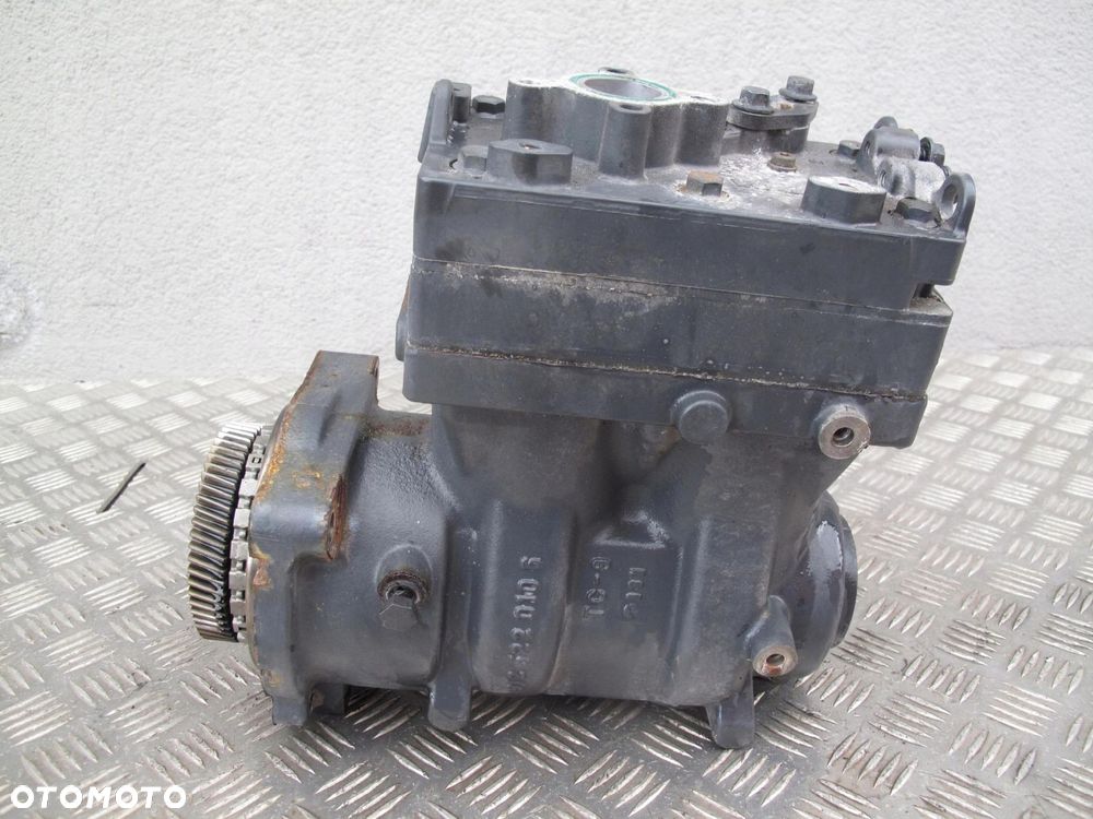 KOMPRESOR SPRĘŻARKA POWIETRZA SCANIA R S - 4