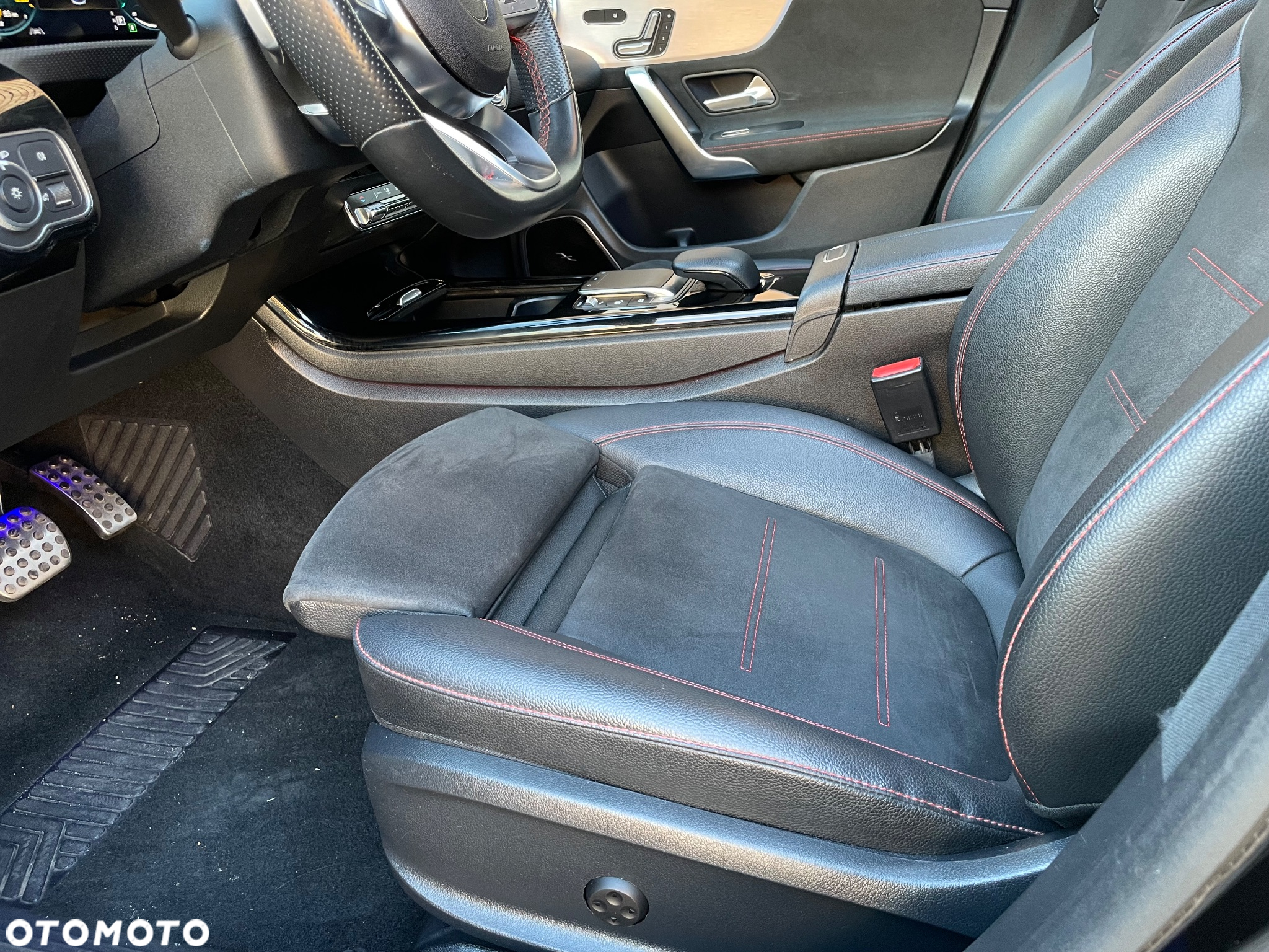 Mercedes-Benz CLA 200 Shooting Brake 7G-DCT AMG Line - 20