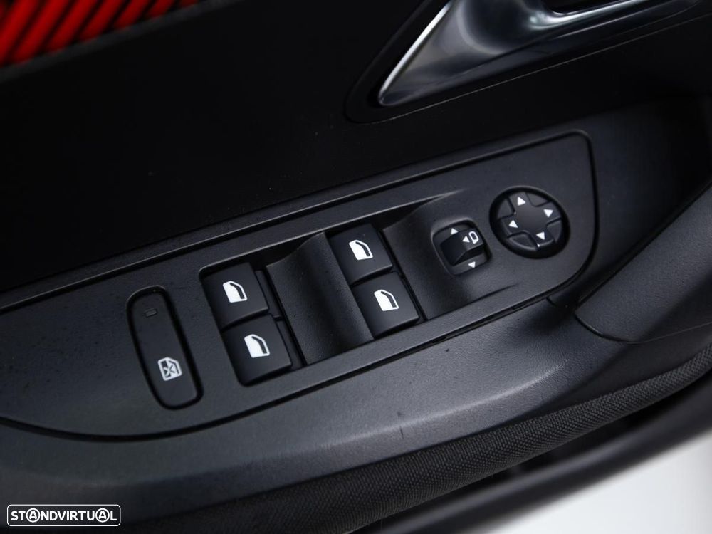Peugeot e-2008 50 kWh Active Pack - 14