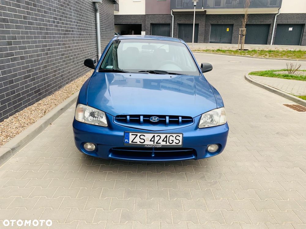Hyundai Accent - 1