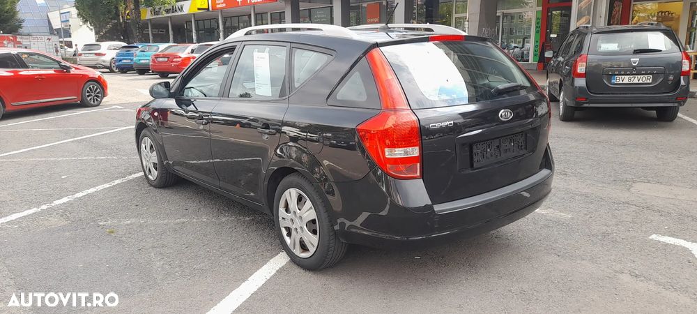 Kia Ceed - 9