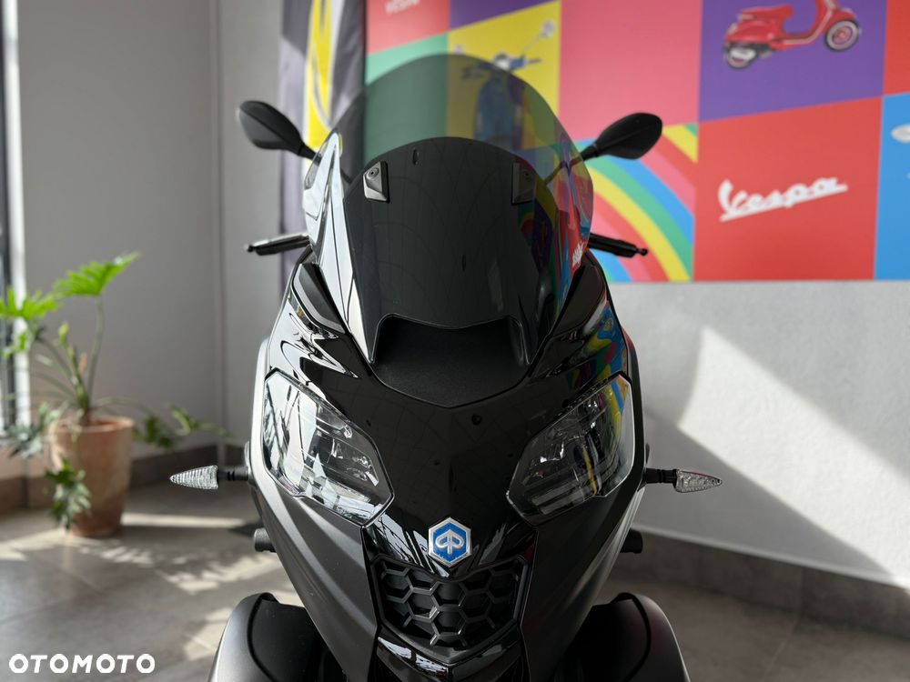Piaggio MP-3 - 5