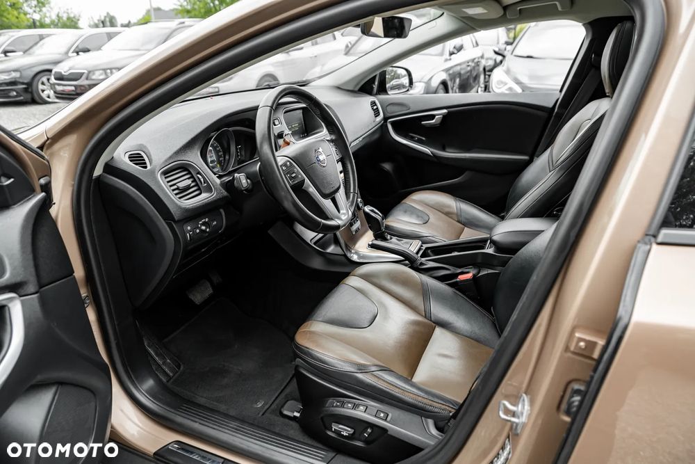 Volvo V40 Cross Country T4 AWD Geartronic Linje You - 19