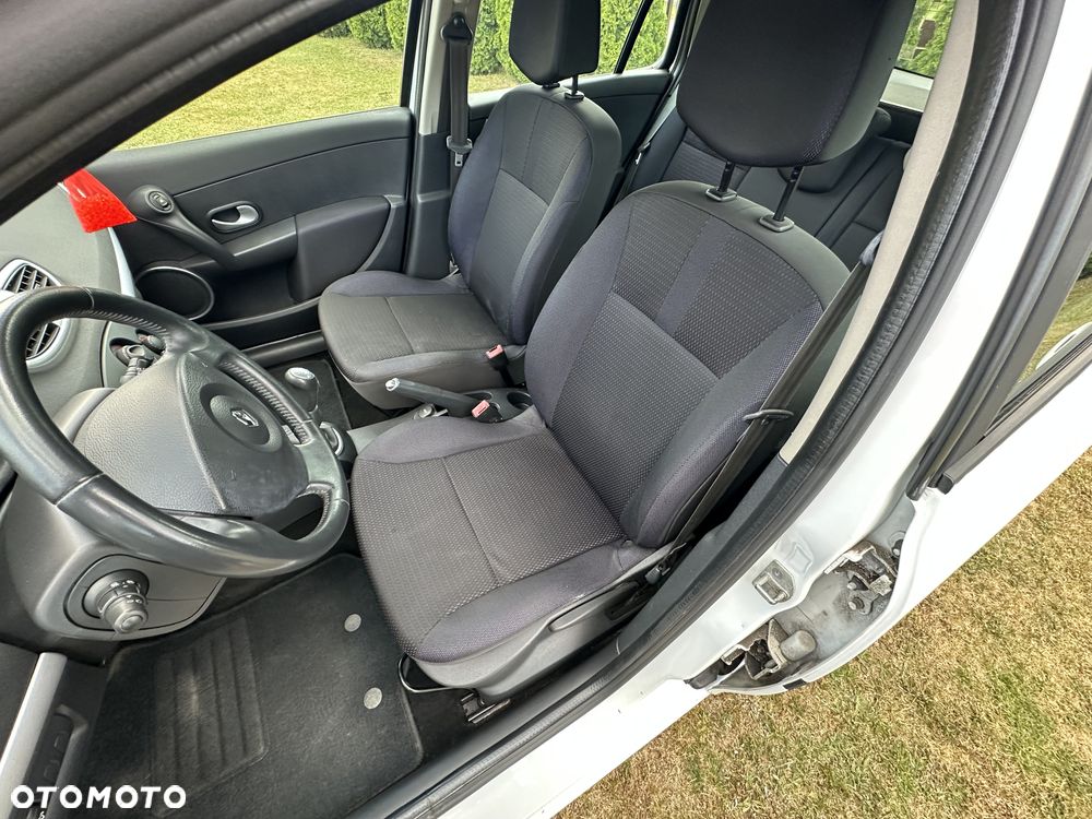 Renault Clio - 13