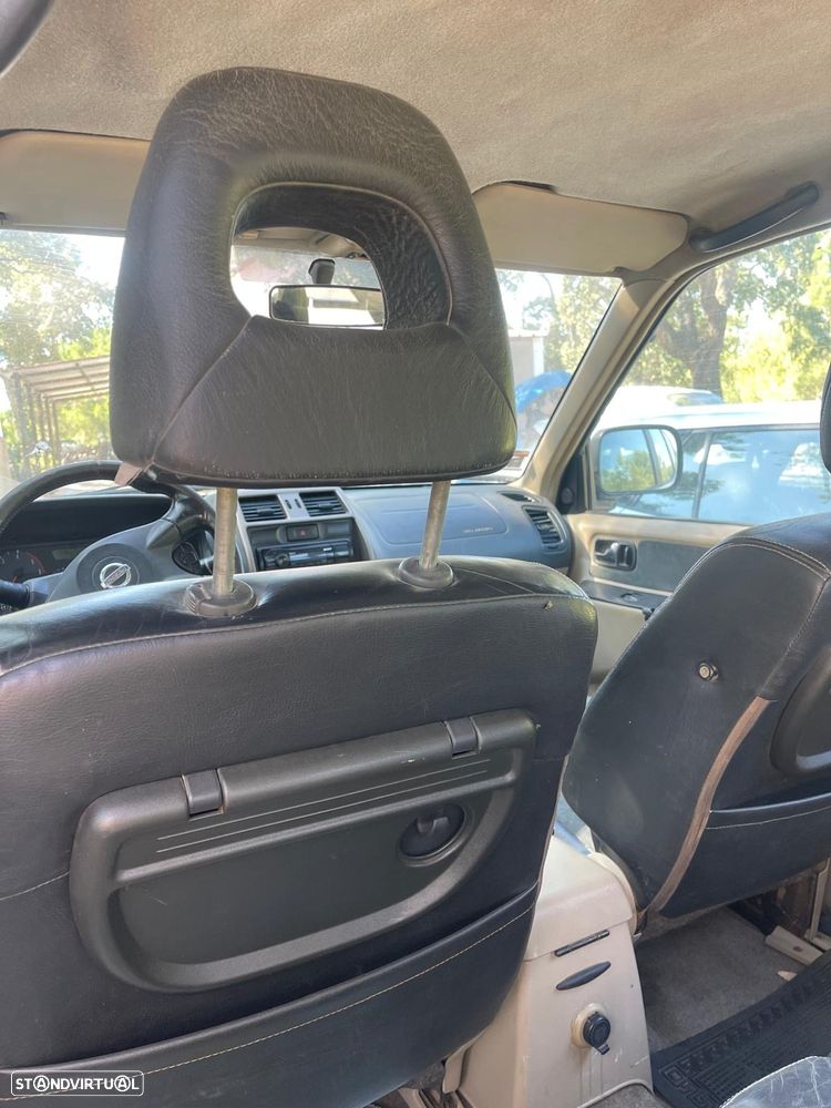 Nissan Terrano - 8