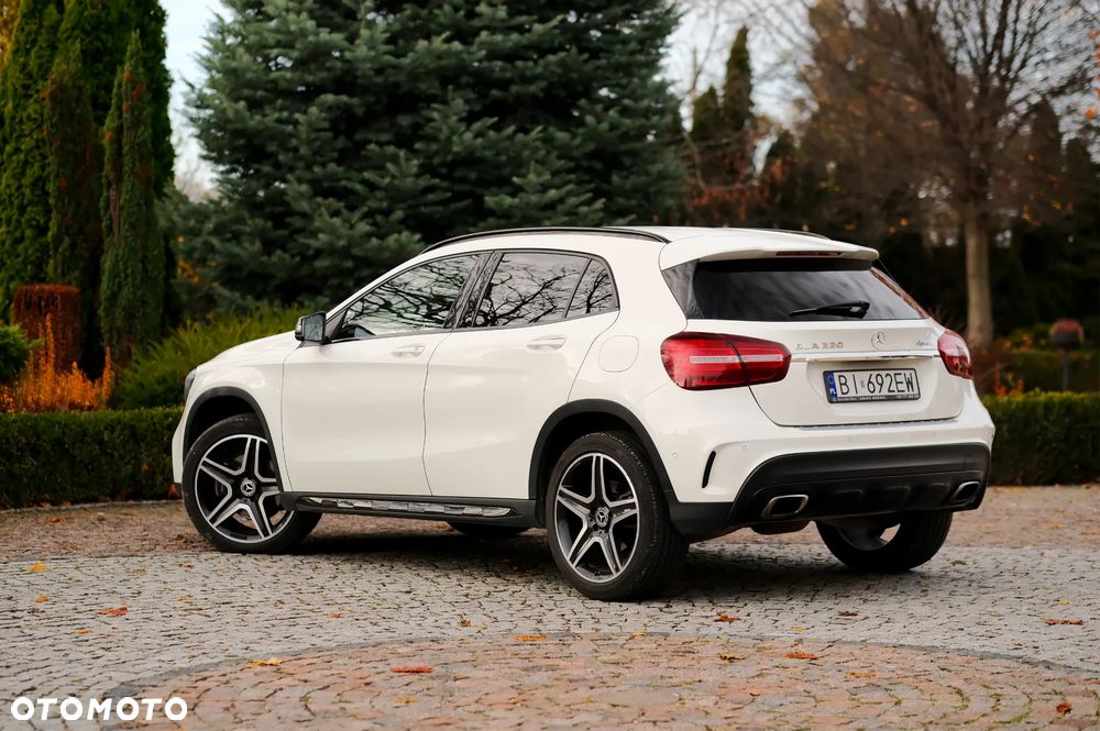 Mercedes-Benz GLA 220 4-Matic AMG Line - 30