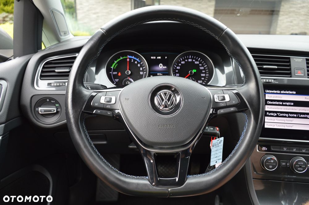 Volkswagen Golf - 32