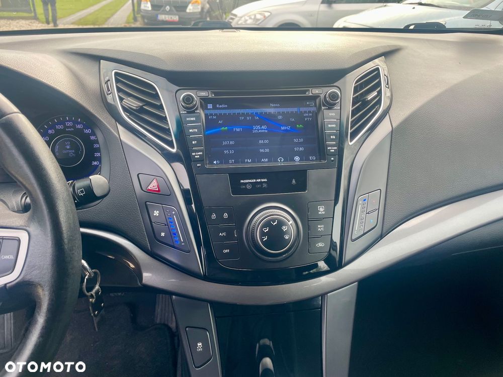 Hyundai i40 Kombi blue 1.6 Classic - 32