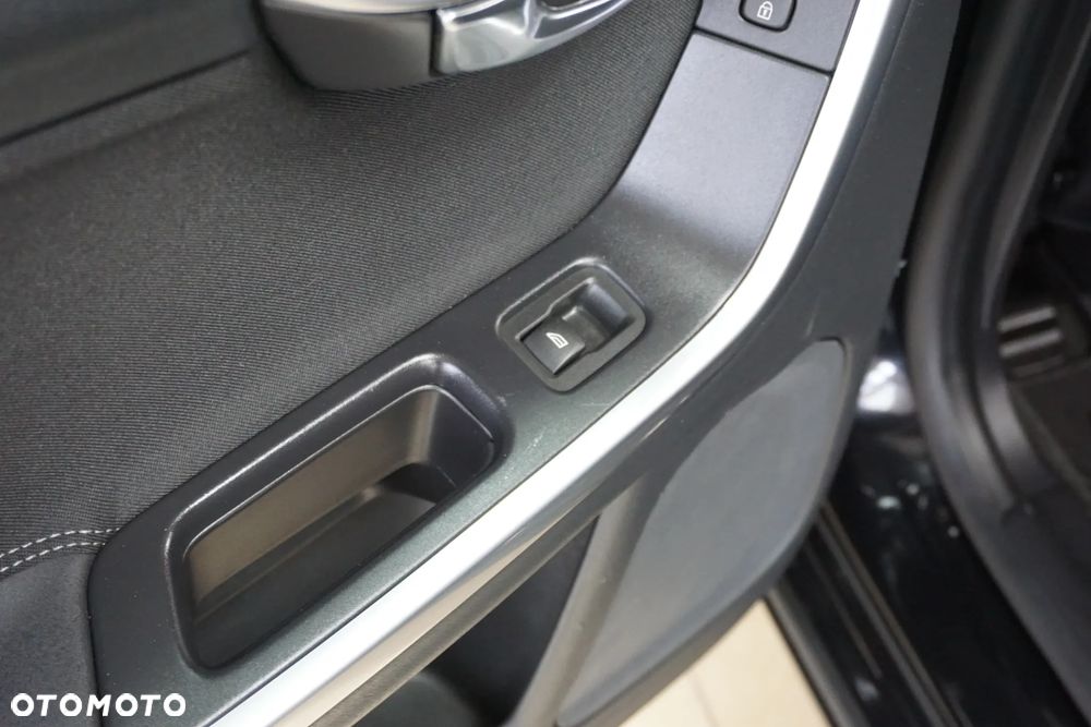 Volvo V60 DRIVe Kinetic - 34
