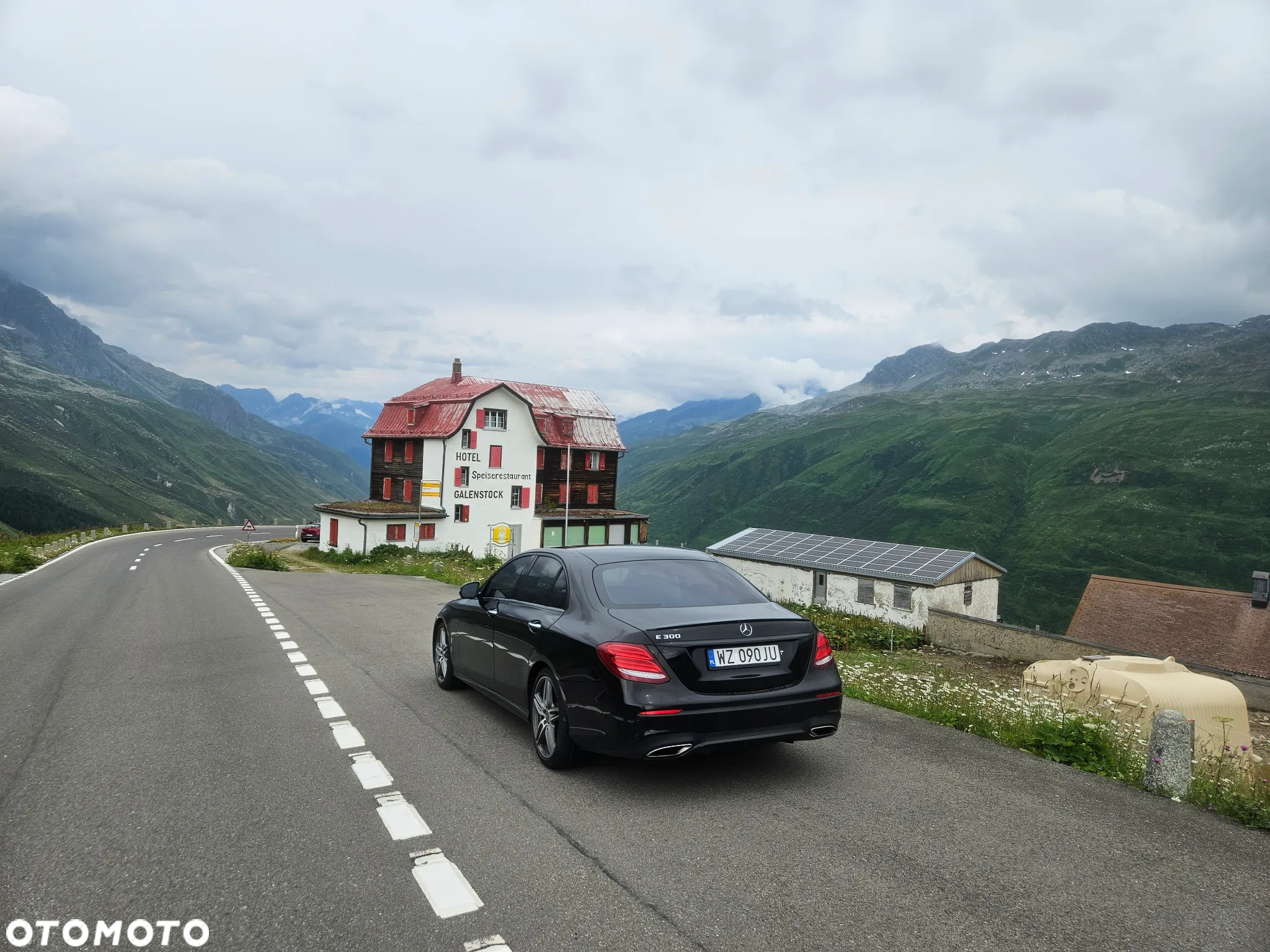 Mercedes-Benz Klasa E 300 9G-TRONIC AMG Line - 38