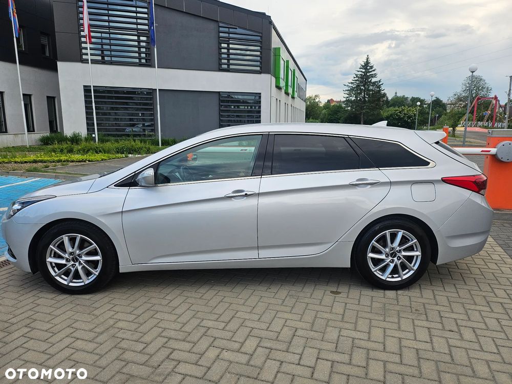 Hyundai i40 Kombi blue 1.7 CRDi Family+ - 24