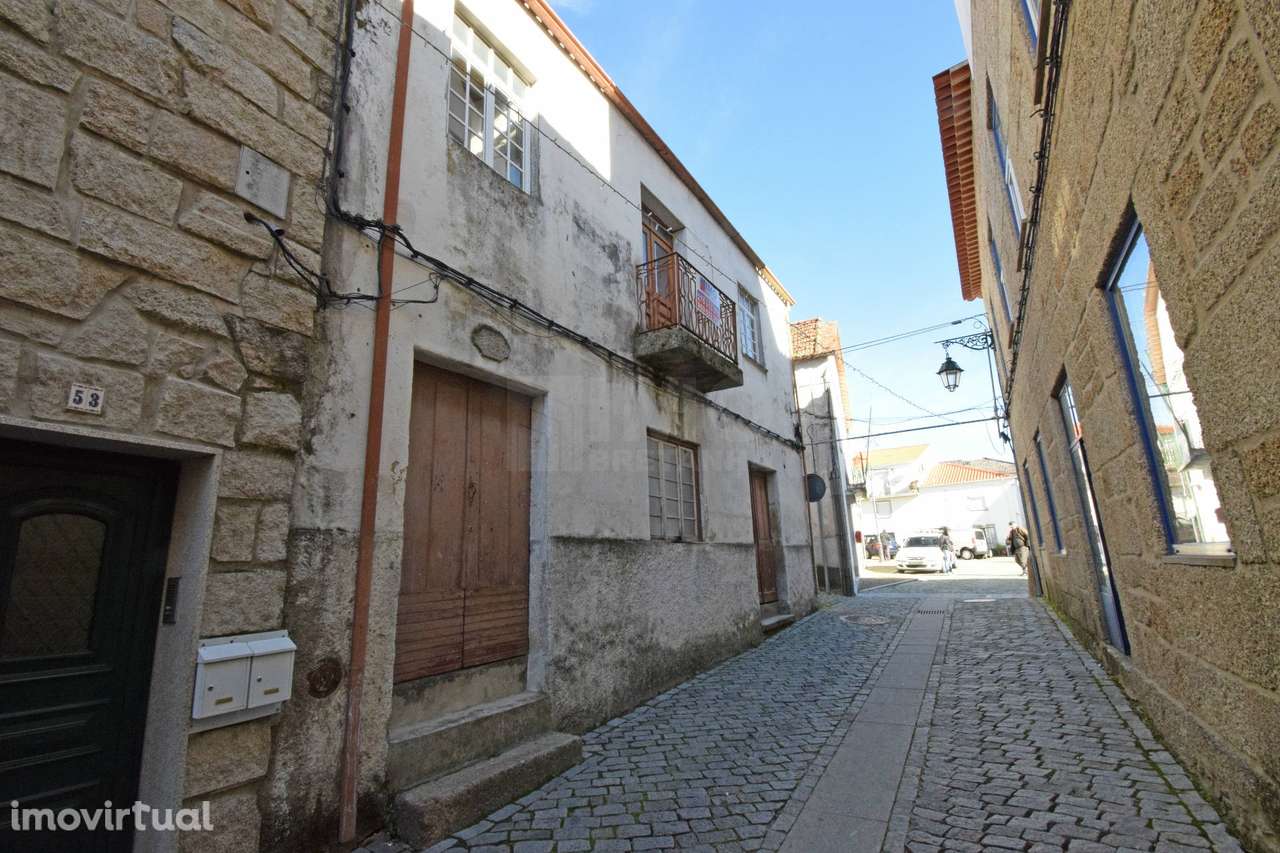 Edifício p/ Renovar - c/ 3 Frações Independentes - Grande imagem: 4/23