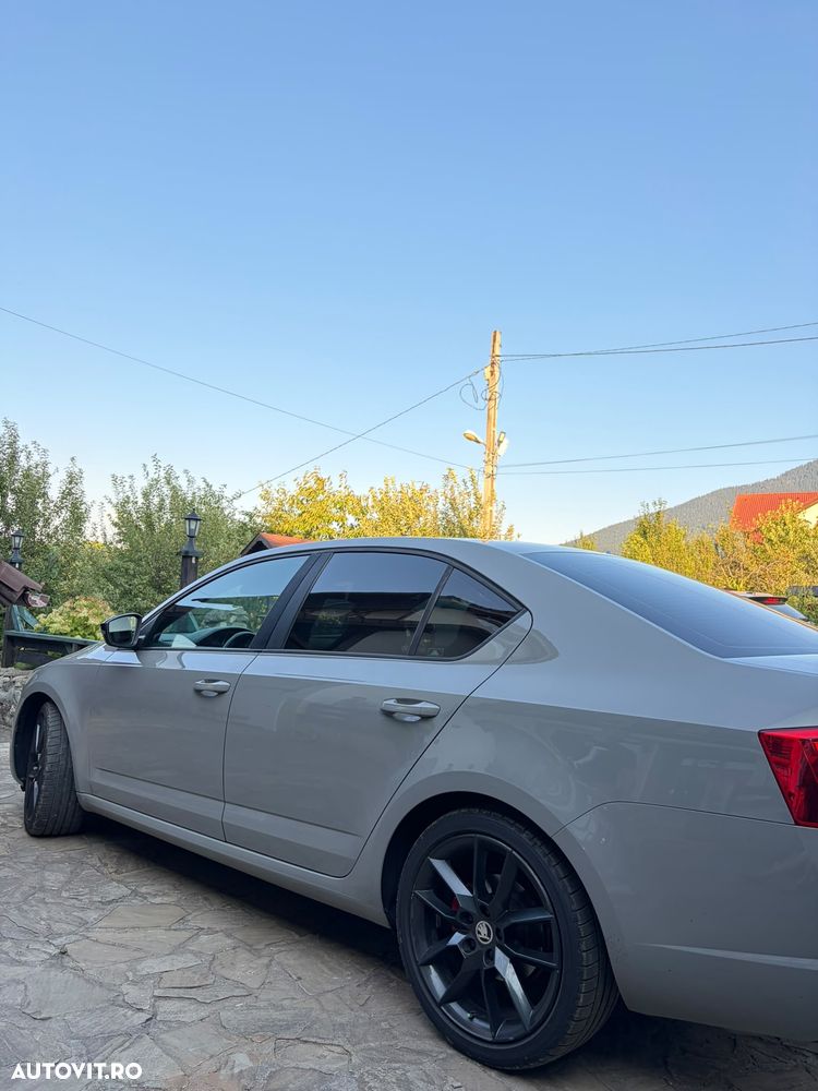 Skoda Octavia 2.0 TDI RS - 7
