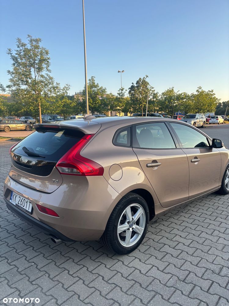 Volvo V40 T4 Momentum - 5