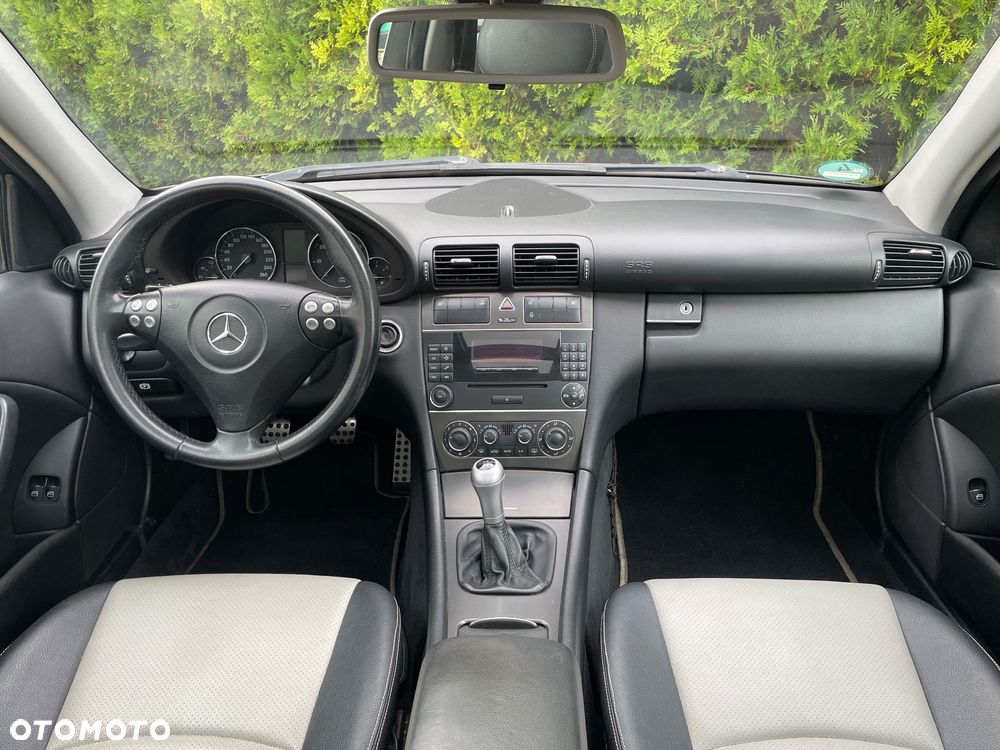 Mercedes-Benz Klasa C 180 Kompressor Sportcoupe - 23