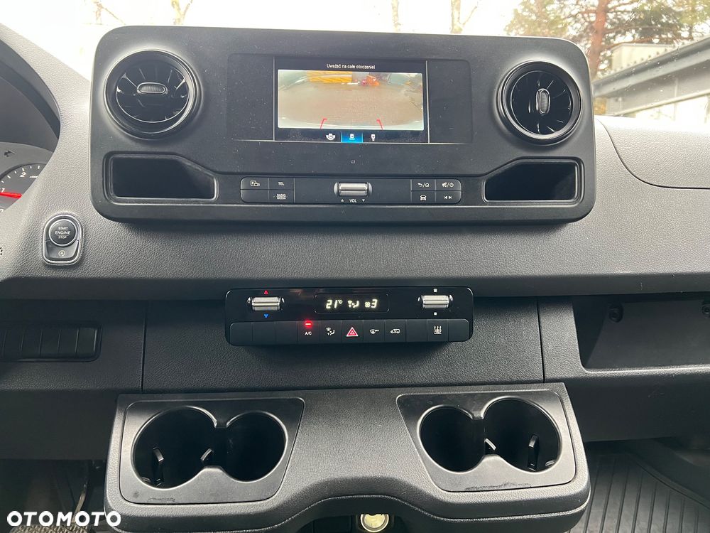 Mercedes-Benz Sprinter - 20