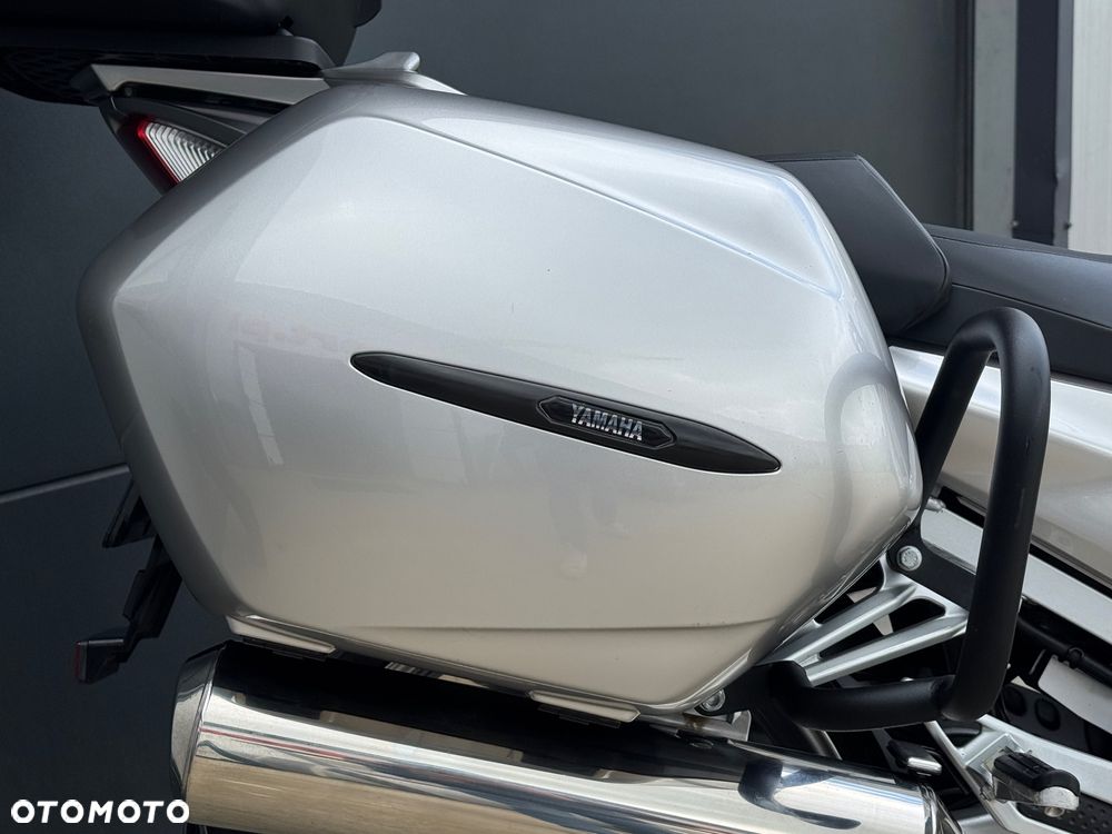 Yamaha FJR - 17