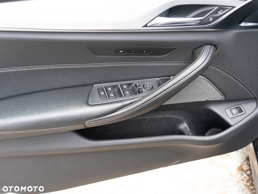 BMW Seria 5 530d xDrive M Sport sport - 37