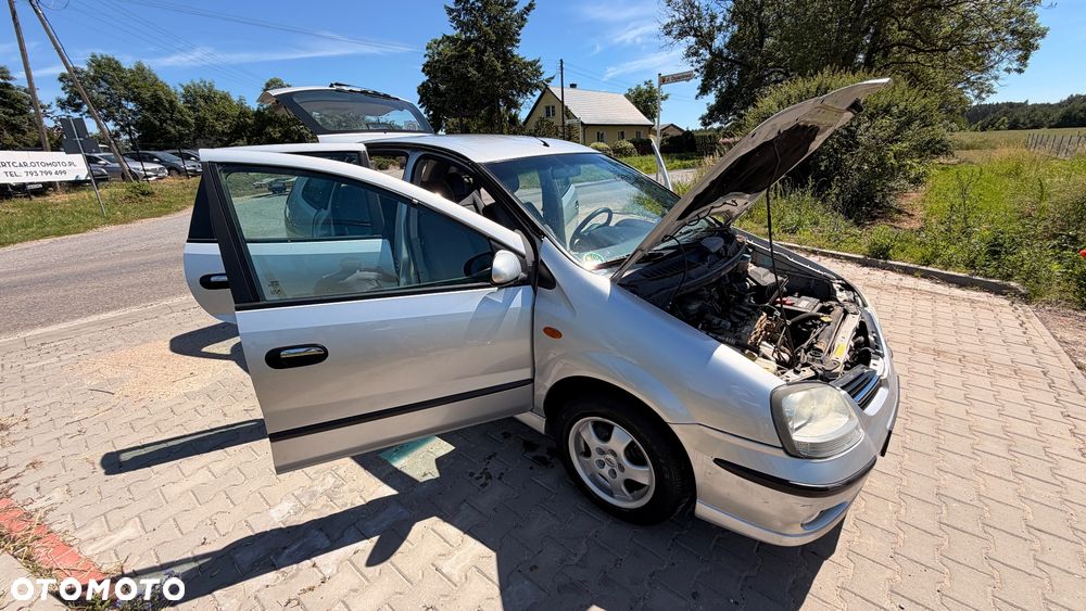 Nissan Almera Tino - 3